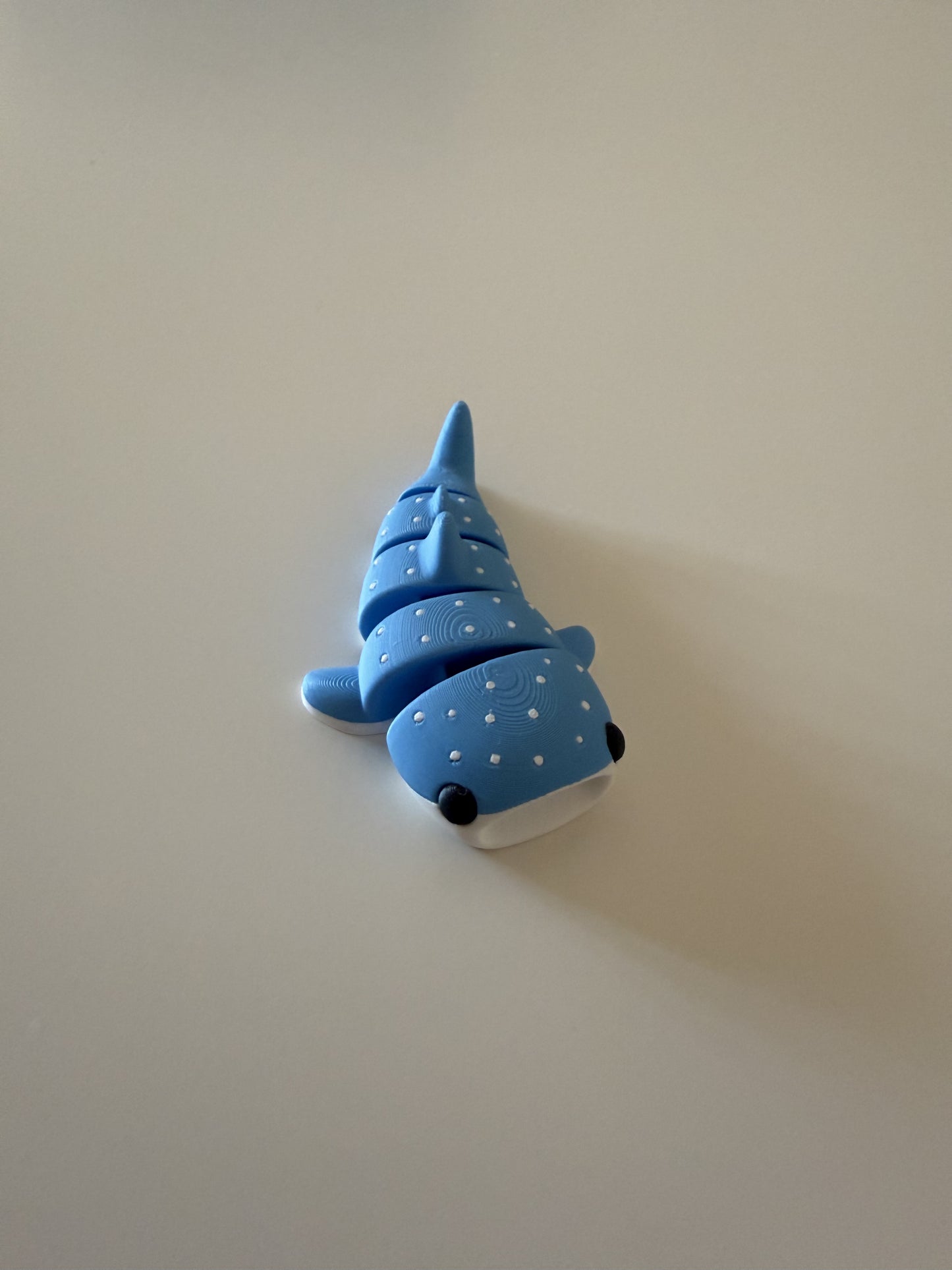 Llavero o juguete articulado tiburón ballena 3D